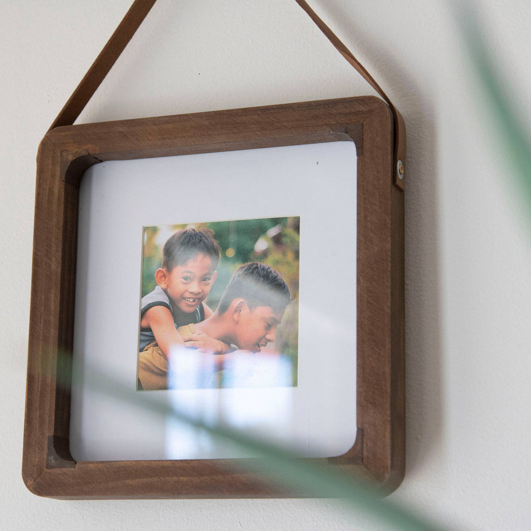 Foreside Home & Garden - 4X4 Square Hanging Photo Frame